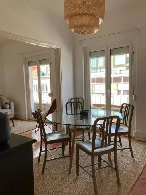 Apartamento Bem Localizado Para Familias & Amigos Lejlighed Lisboa